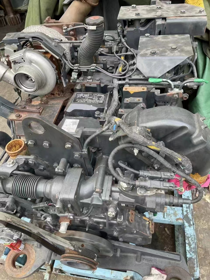 KOMATSU 6D125E - Engine for Excavator: picture 3 KOMATSU 6D125E - Engine for Excavator: picture 3