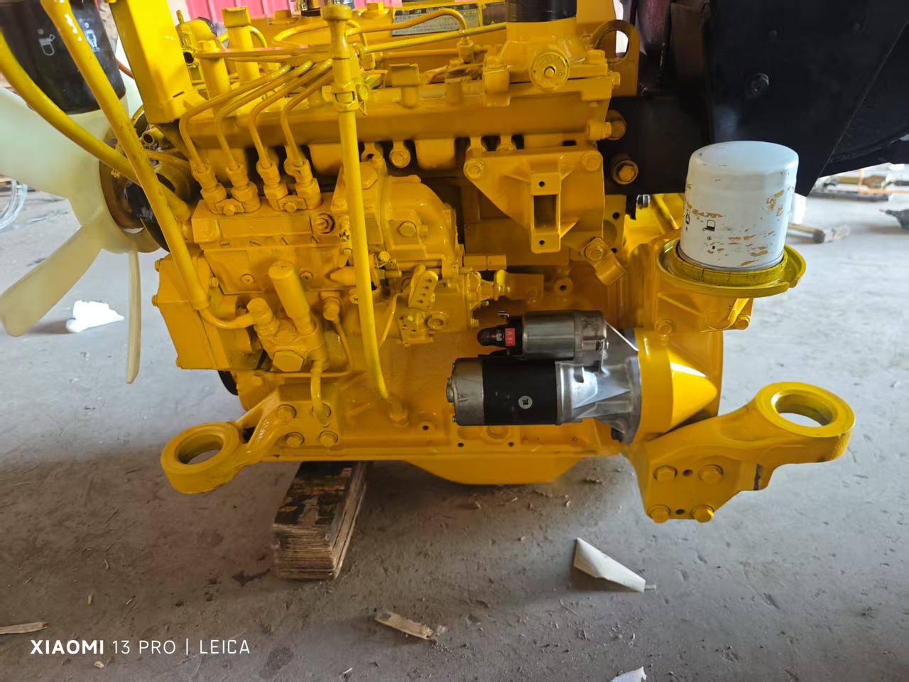 KOMATSU SAA4D95LE - Engine and parts for Attachment: picture 1 KOMATSU SAA4D95LE - Engine and parts for Attachment: picture 1