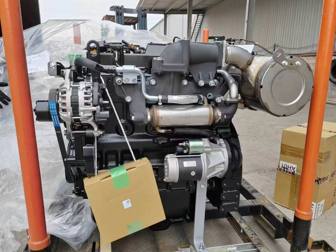 YANMAR 4TNV98C - Engine for Excavator: picture 4 YANMAR 4TNV98C - Engine for Excavator: picture 4