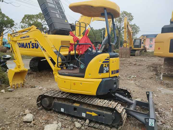 Best Quality Komatsu PC35-2 Used Mini Excavator Earth-moving Machinery in Good Condition - Crawler excavator: picture 2 Best Quality Komatsu PC35-2 Used Mini Excavator Earth-moving Machinery in Good Condition - Crawler excavator: picture 2