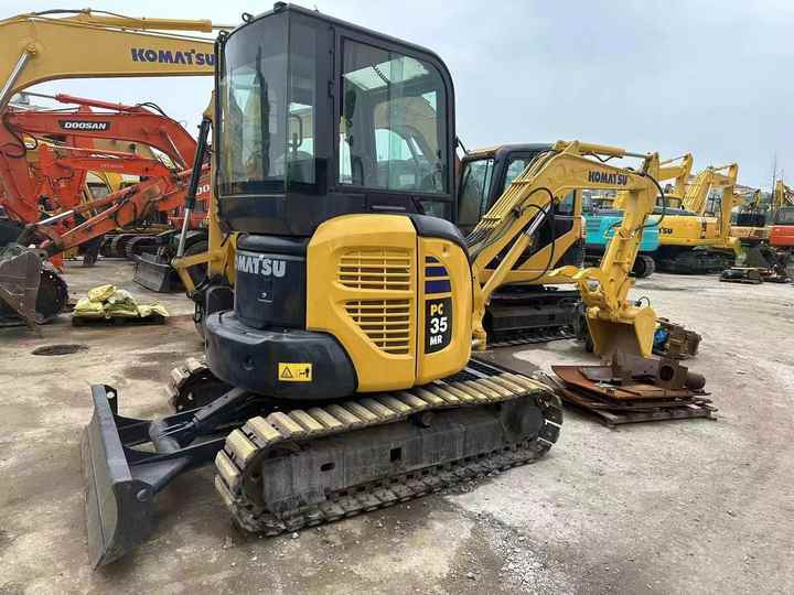 Best Quality Komatsu PC35mr Used Mini Excavator Earth-moving Machinery in Good Condition - Crawler excavator: picture 3 Best Quality Komatsu PC35mr Used Mini Excavator Earth-moving Machinery in Good Condition - Crawler excavator: picture 3