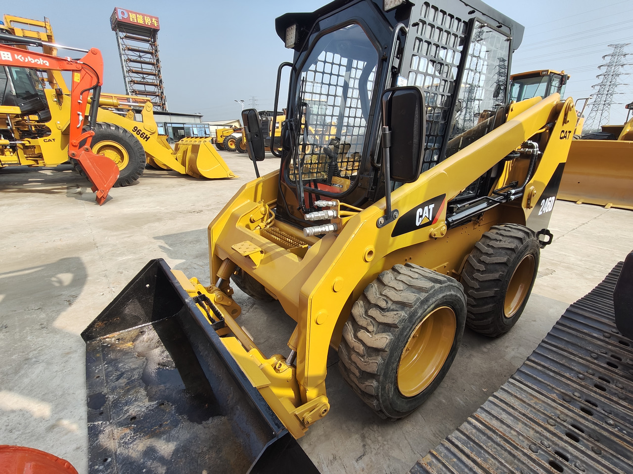 CATERPILLAR Used skid-steer CAT246D - Skid steer loader: picture 1 CATERPILLAR Used skid-steer CAT246D - Skid steer loader: picture 1