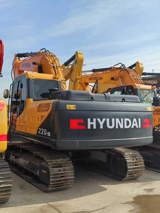High Quality Used Hyundai 220lc-9s Excavators 22 Ton Hydraulic Crawler Used hyundai 210 220 215 305 Excavators for Sale - Excavator: picture 5 High Quality Used Hyundai 220lc-9s Excavators 22 Ton Hydraulic Crawler Used hyundai 210 220 215 305 Excavators for Sale - Excavator: picture 5