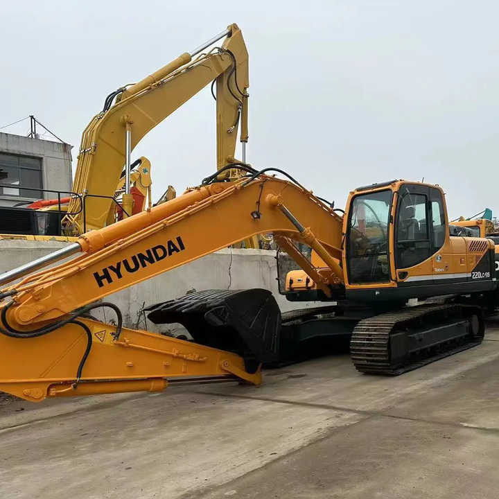 Hyundai Digger 220lc-9s Second Hand Korea Made High Performance Machine Hyundai Excavator for Sale - Crawler excavator: picture 3 Hyundai Digger 220lc-9s Second Hand Korea Made High Performance Machine Hyundai Excavator for Sale - Crawler excavator: picture 3