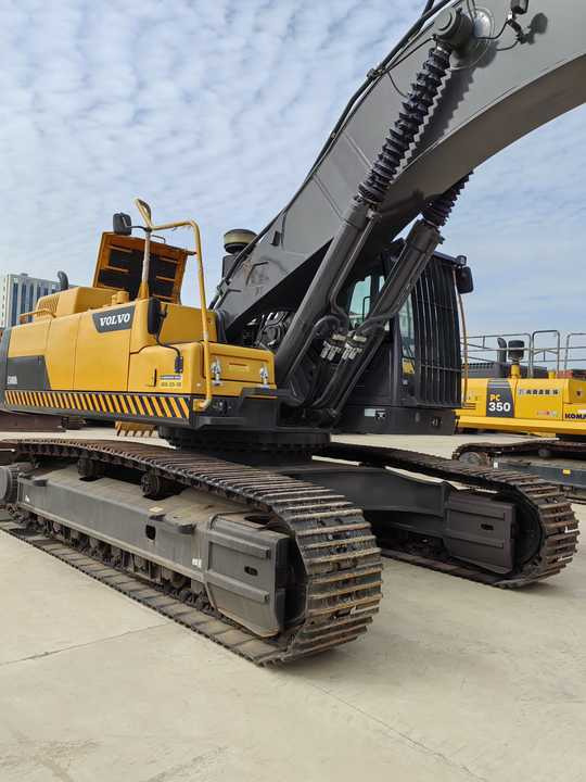 Large Excavator volvo Ec480 with Good Condition for Sale Used volvo Brand Ec210 240 290 380 480 Excavator for Sale - Excavator: picture 3 Large Excavator volvo Ec480 with Good Condition for Sale Used volvo Brand Ec210 240 290 380 480 Excavator for Sale - Excavator: picture 3