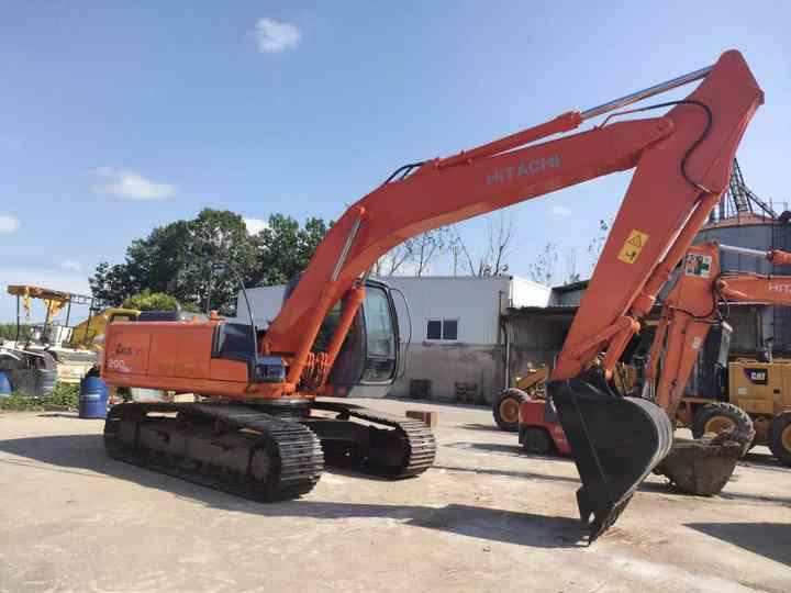 Original Japan Hitachi ZX200-5 Excavator Hitachi Excavator in Low Price for Hot Sale - Crawler excavator: picture 4 Original Japan Hitachi ZX200-5 Excavator Hitachi Excavator in Low Price for Hot Sale - Crawler excavator: picture 4