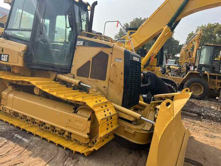 Used Cat Mini Bulldozer D5k Cat Dozers - Bulldozer: picture 2 Used Cat Mini Bulldozer D5k Cat Dozers - Bulldozer: picture 2