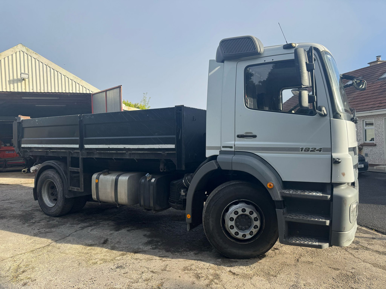 Tipper MERCEDES-BENZ Axor 1823: picture 6