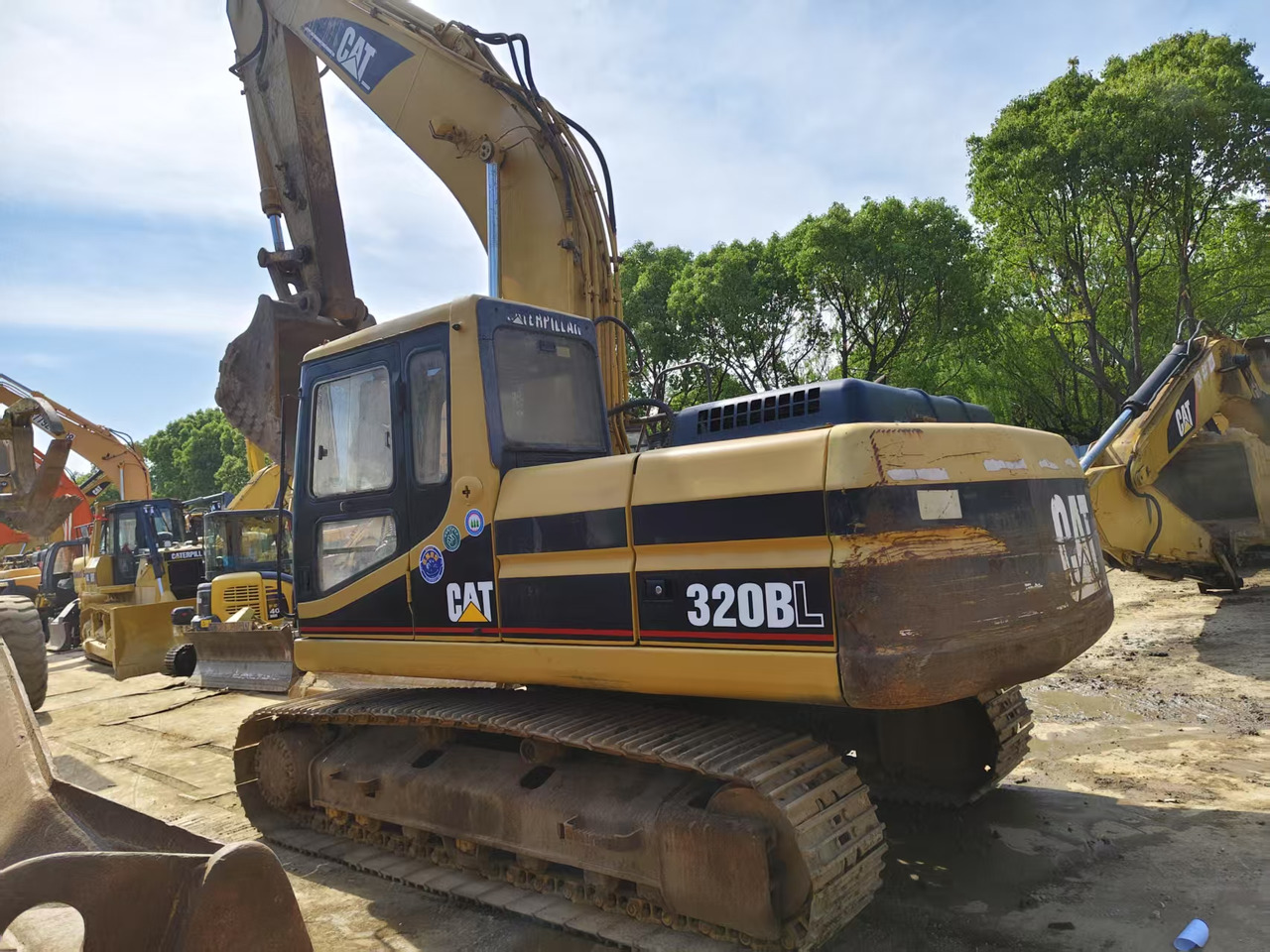 CATERPILLAR 320B - Crawler excavator: picture 1 CATERPILLAR 320B - Crawler excavator: picture 1