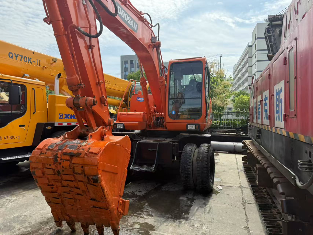 DOOSAN DH150W-7 - Wheel excavator: picture 1 DOOSAN DH150W-7 - Wheel excavator: picture 1