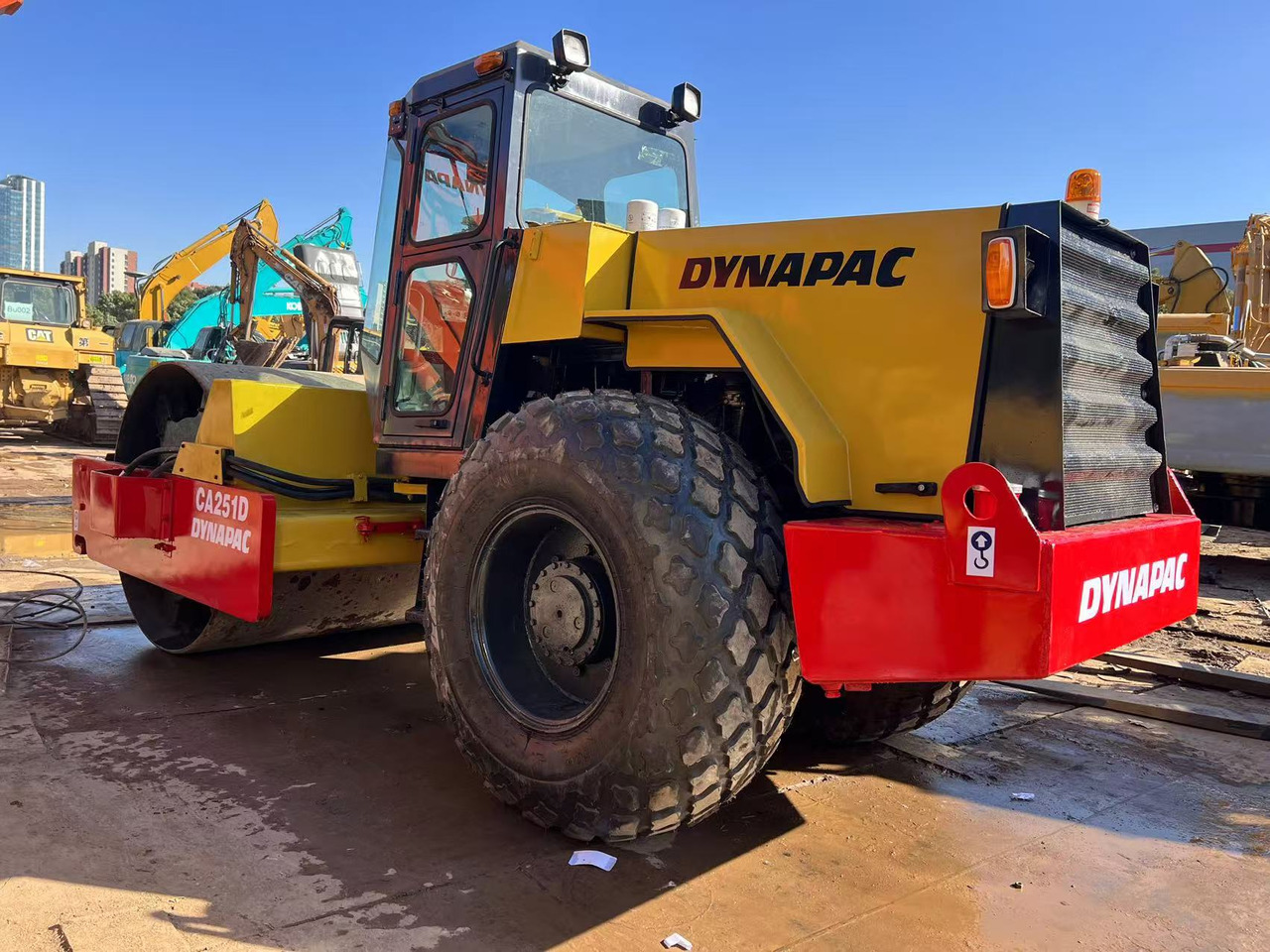 DYNAPAC CA251D - Road roller: picture 3 DYNAPAC CA251D - Road roller: picture 3