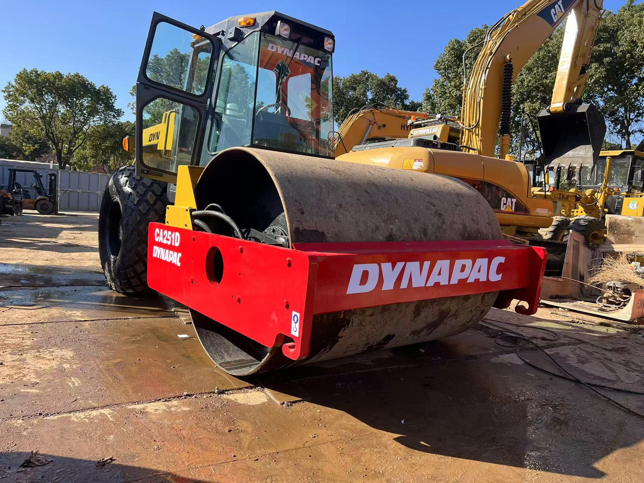 DYNAPAC CA251D - Road roller: picture 1 DYNAPAC CA251D - Road roller: picture 1