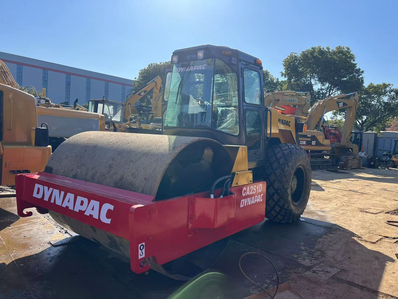 DYNAPAC CA251D - Road roller: picture 2 DYNAPAC CA251D - Road roller: picture 2