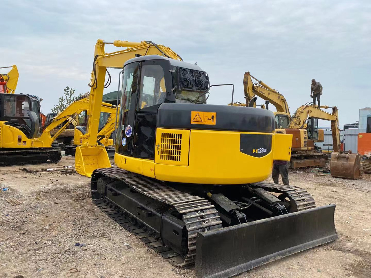 KOMATSU PC128US - Crawler excavator: picture 3 KOMATSU PC128US - Crawler excavator: picture 3