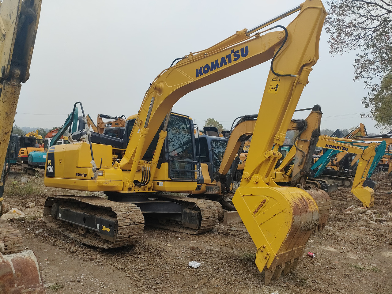KOMATSU PC130-7 - Wheel excavator: picture 1 KOMATSU PC130-7 - Wheel excavator: picture 1