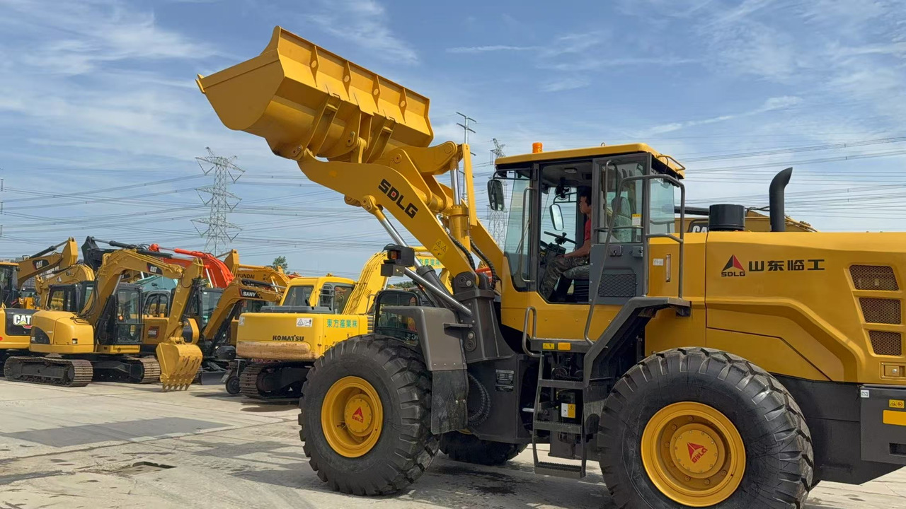 SDLG L958F - Wheel loader: picture 4 SDLG L958F - Wheel loader: picture 4