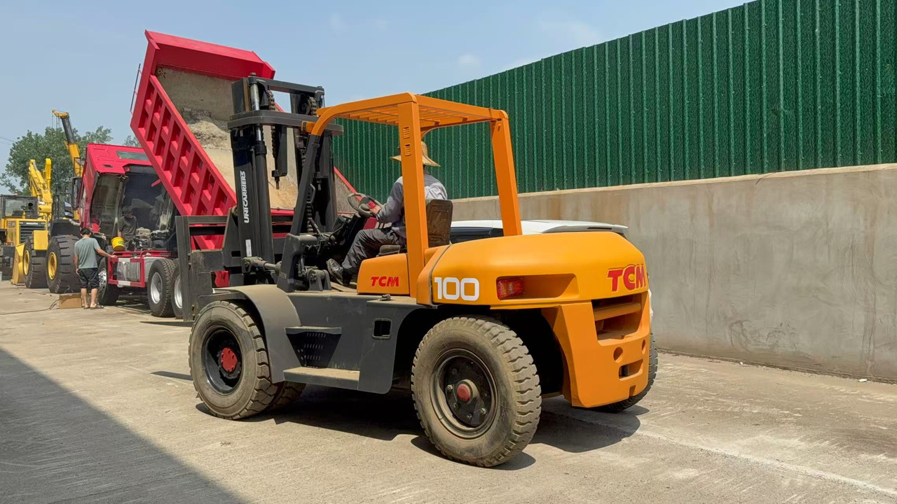 TCM FD100 - Diesel forklift: picture 3 TCM FD100 - Diesel forklift: picture 3