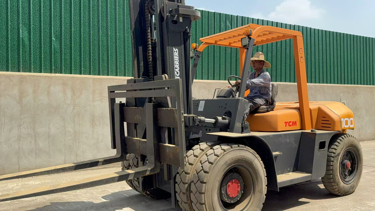 TCM FD100 - Diesel forklift: picture 1 TCM FD100 - Diesel forklift: picture 1