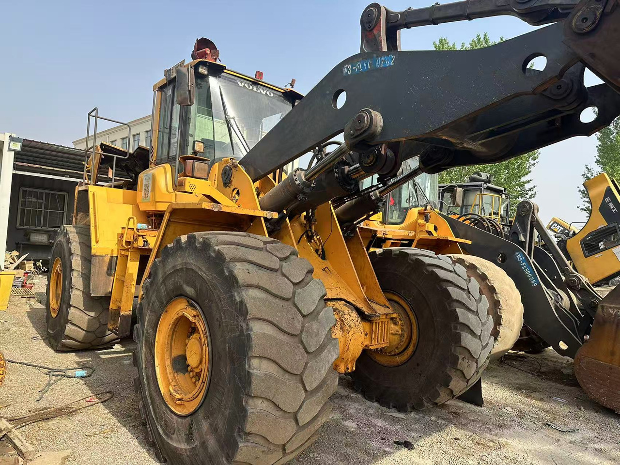 VOLVO L220F - Wheel loader: picture 3 VOLVO L220F - Wheel loader: picture 3
