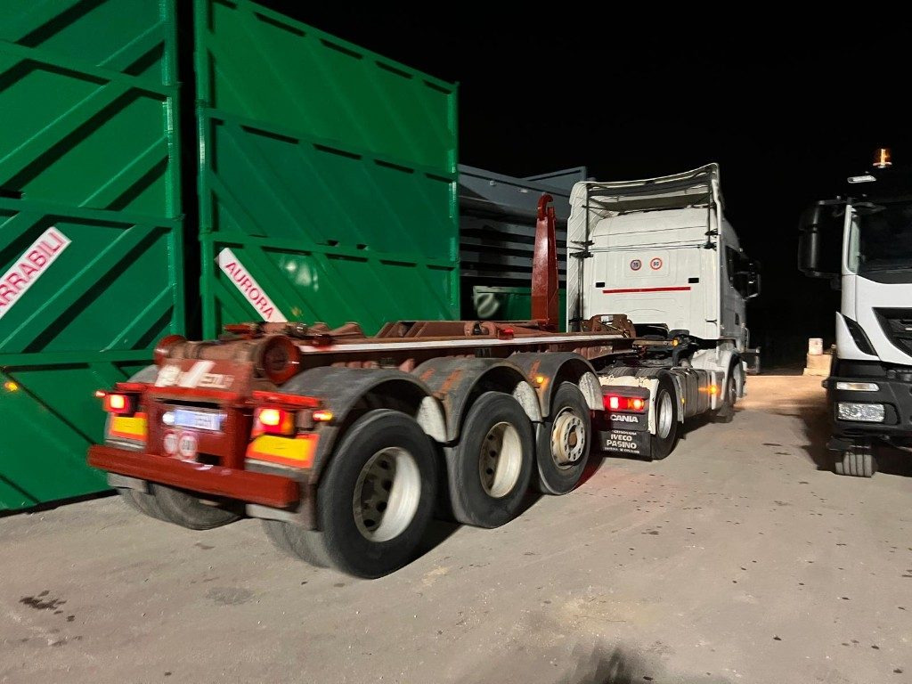 ANDREOLI SEMIRIMORCHIO ANDREOLI SCARRABILE - Roll-off/ Skip trailer: picture 5 ANDREOLI SEMIRIMORCHIO ANDREOLI SCARRABILE - Roll-off/ Skip trailer: picture 5