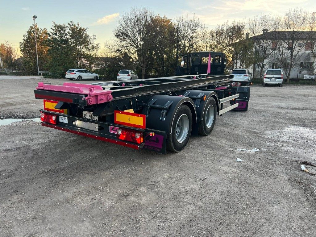 CARDI RIMORCHIO CARDI SCARRABILE RIBALTABILE - Roll-off/ Skip trailer: picture 1 CARDI RIMORCHIO CARDI SCARRABILE RIBALTABILE - Roll-off/ Skip trailer: picture 1