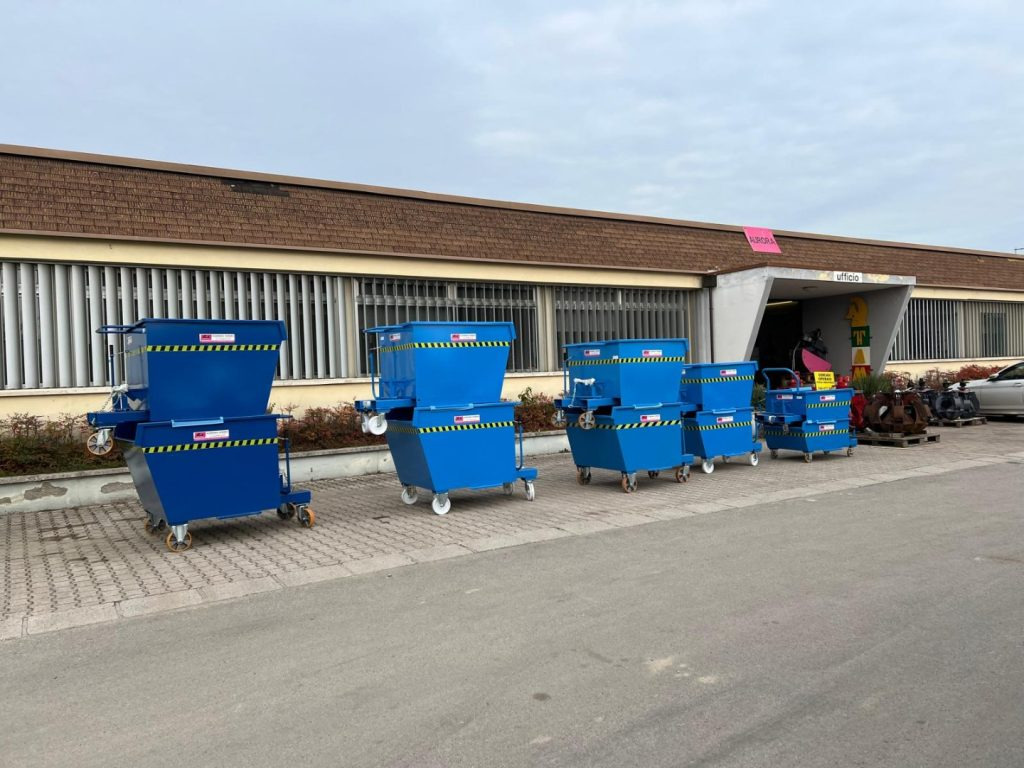 CONTAINER A BENNA RIBALTABILE - Tipping skip: picture 2 CONTAINER A BENNA RIBALTABILE - Tipping skip: picture 2