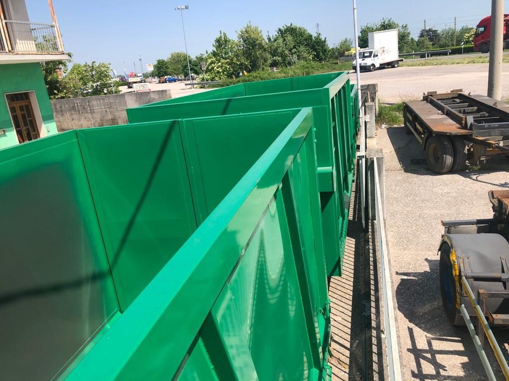 CONTAINER SCARRABILE NUOVO PER MATERIALI INGOMBRAN - Roll-off container: picture 4 CONTAINER SCARRABILE NUOVO PER MATERIALI INGOMBRAN - Roll-off container: picture 4