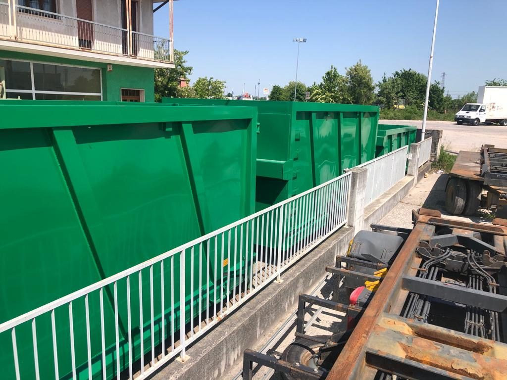 CONTAINER SCARRABILE NUOVO PER MATERIALI INGOMBRAN - Roll-off container: picture 3 CONTAINER SCARRABILE NUOVO PER MATERIALI INGOMBRAN - Roll-off container: picture 3