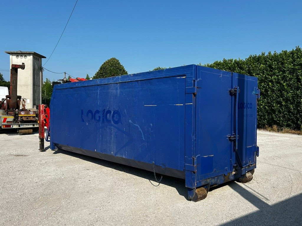 CONTAINER SCARRABILE USATO A CIELO APERTO + GRU - Roll-off container: picture 3 CONTAINER SCARRABILE USATO A CIELO APERTO + GRU - Roll-off container: picture 3