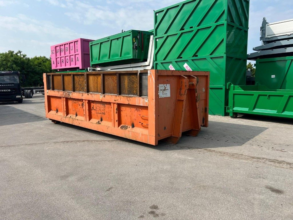 CONTAINER SCARRABILE USATO A CIELO APERTO - Roll-off container: picture 3 CONTAINER SCARRABILE USATO A CIELO APERTO - Roll-off container: picture 3