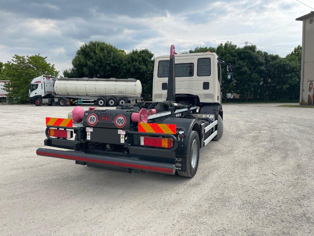 IVECO EUROCARGO 120E22 SCARRABILE - Hook lift truck: picture 4 IVECO EUROCARGO 120E22 SCARRABILE - Hook lift truck: picture 4