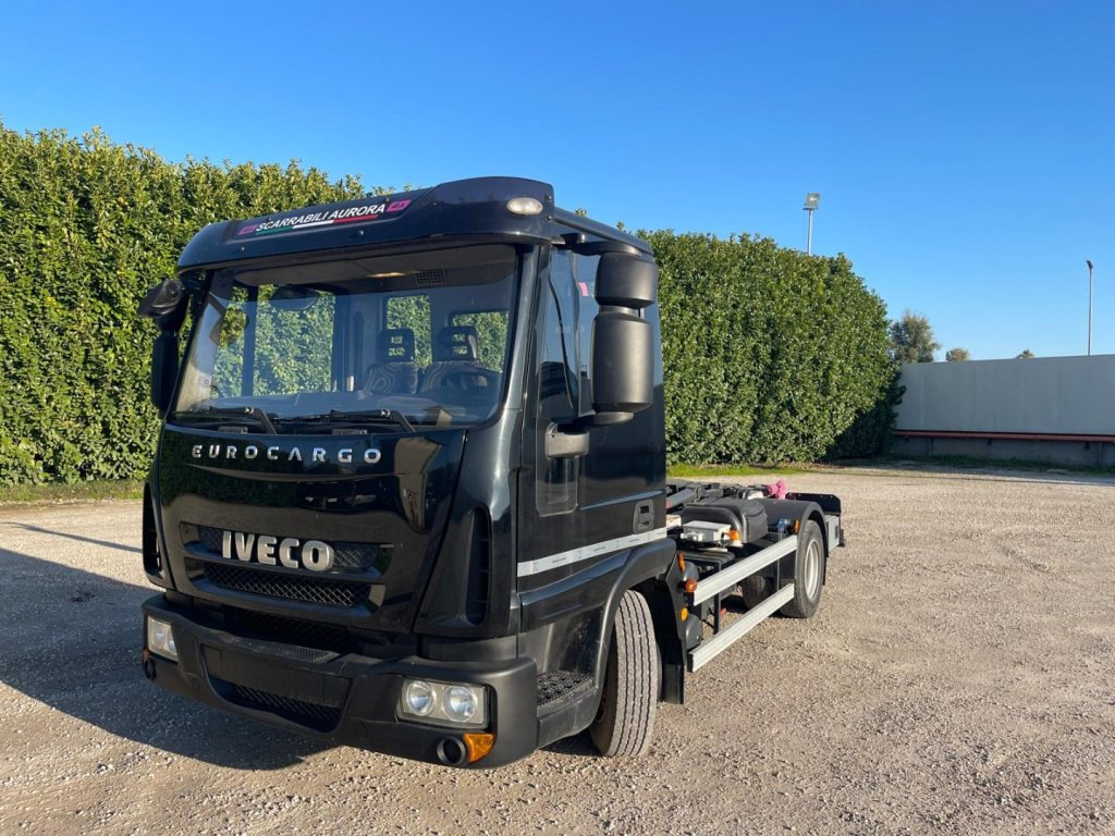 IVECO EUROCARGO 75E18 CON SCARRABILE NUOVO - Hook lift truck: picture 2 IVECO EUROCARGO 75E18 CON SCARRABILE NUOVO - Hook lift truck: picture 2