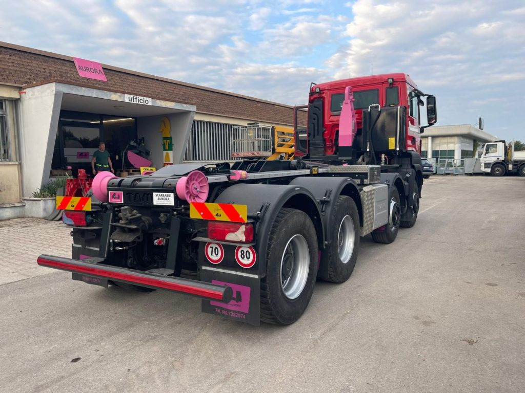 MAN TGS 41.480 SCARRABILE - Hook lift truck: picture 3 MAN TGS 41.480 SCARRABILE - Hook lift truck: picture 3