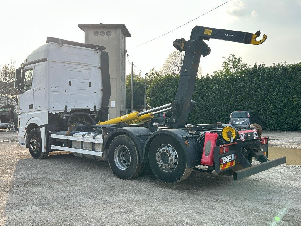 MERCEDES ACTROS 25.51 SCARRABILE - Hook lift truck: picture 4 MERCEDES ACTROS 25.51 SCARRABILE - Hook lift truck: picture 4