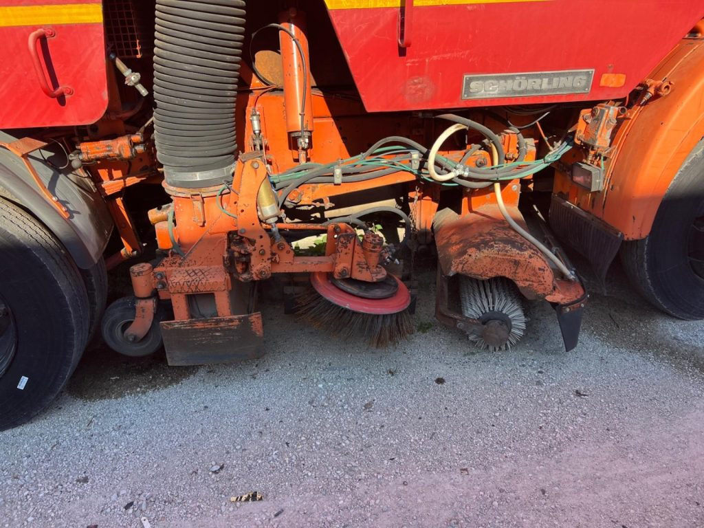 MERCEDES-BENZ MERCEDES AUTOSPAZZATRICE USATA - Road sweeper: picture 5 MERCEDES-BENZ MERCEDES AUTOSPAZZATRICE USATA - Road sweeper: picture 5