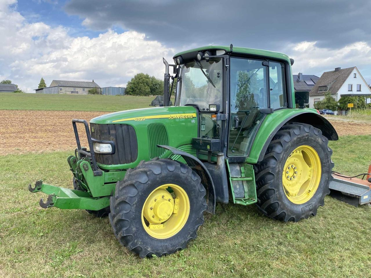 John Deere 6320 Premium - Farm tractor: picture 2 John Deere 6320 Premium - Farm tractor: picture 2
