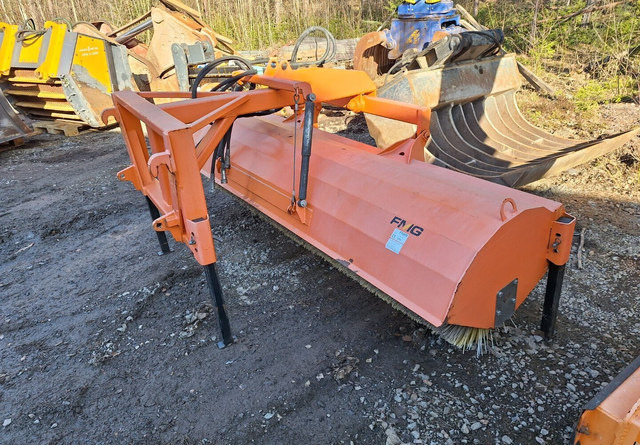FMG AH 240 - Broom for Construction machinery: picture 1 FMG AH 240 - Broom for Construction machinery: picture 1