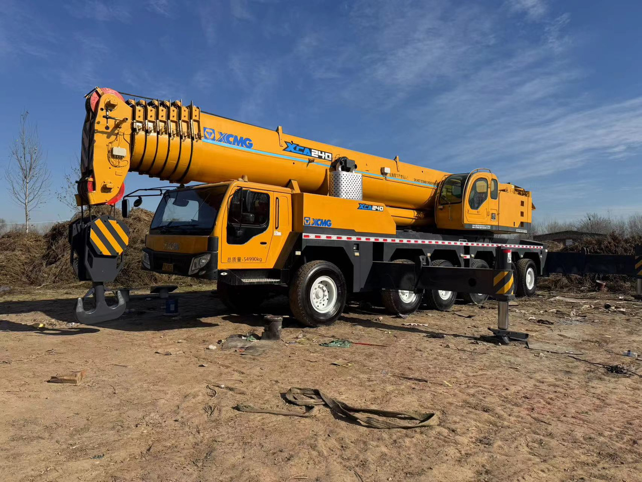 XCMG QAY240 XCT240 XCA240 240 ton 250 ton 260 ton 200 ton 220 ton crane - Mobile crane: picture 1 XCMG QAY240 XCT240 XCA240 240 ton 250 ton 260 ton 200 ton 220 ton crane - Mobile crane: picture 1