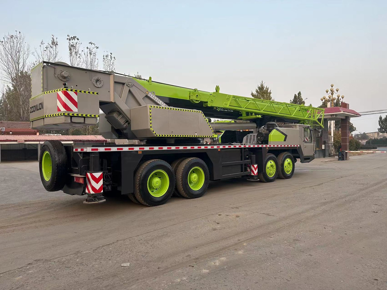 ZOOMLION QY70V ZTC700V 70 ton 50 ton 60 ton 80 ton 90 ton 100 ton truck crane - Mobile crane: picture 4 ZOOMLION QY70V ZTC700V 70 ton 50 ton 60 ton 80 ton 90 ton 100 ton truck crane - Mobile crane: picture 4