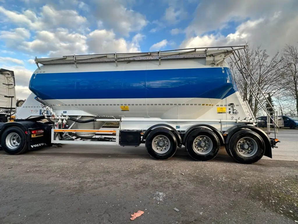 Feldbinder Powder Tanker - Silo semi-trailer: picture 3 Feldbinder Powder Tanker - Silo semi-trailer: picture 3