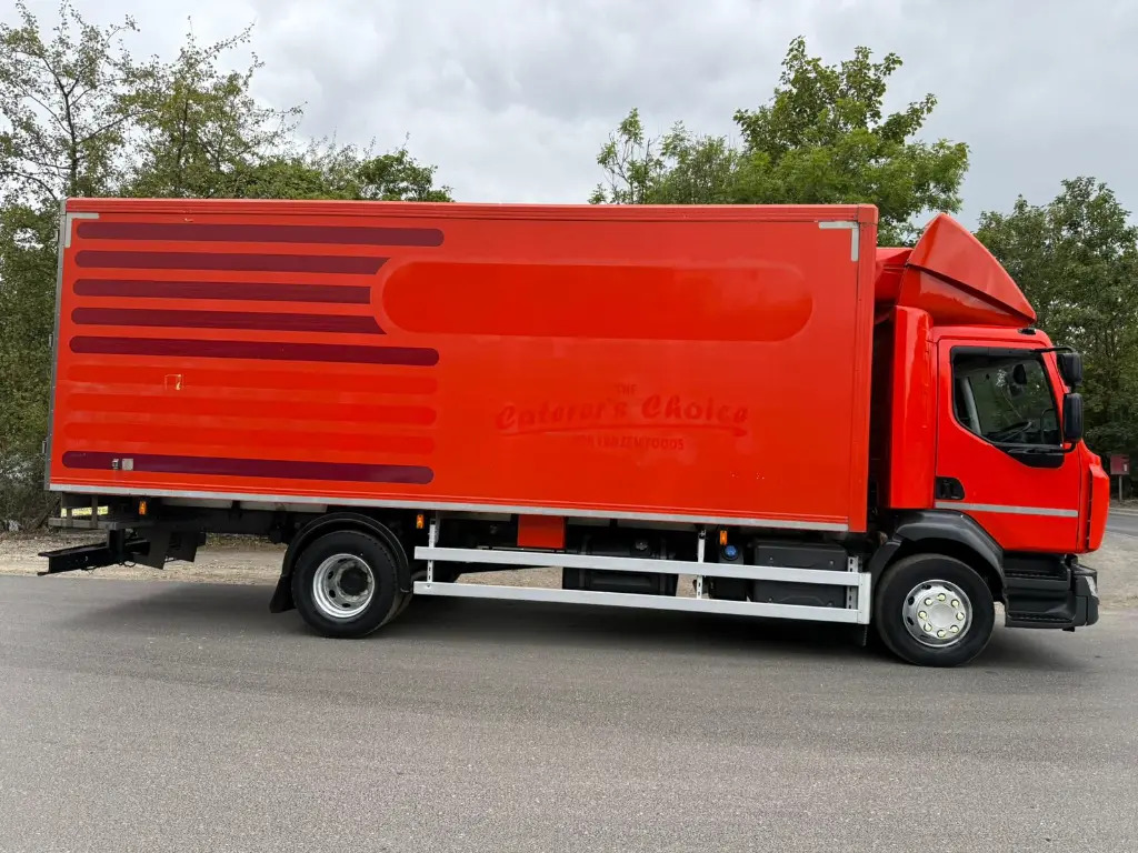 Renault D16 High - Fridgebox - Refrigerator truck: picture 4 Renault D16 High - Fridgebox - Refrigerator truck: picture 4