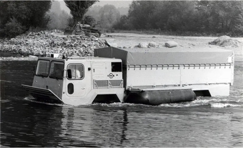 EWK "BISON" (PROTOTYPE) AMPHIBIOUS MULTI PURPOSE TRUCK 4X4 - Truck: picture 4 EWK "BISON" (PROTOTYPE) AMPHIBIOUS MULTI PURPOSE TRUCK 4X4 - Truck: picture 4