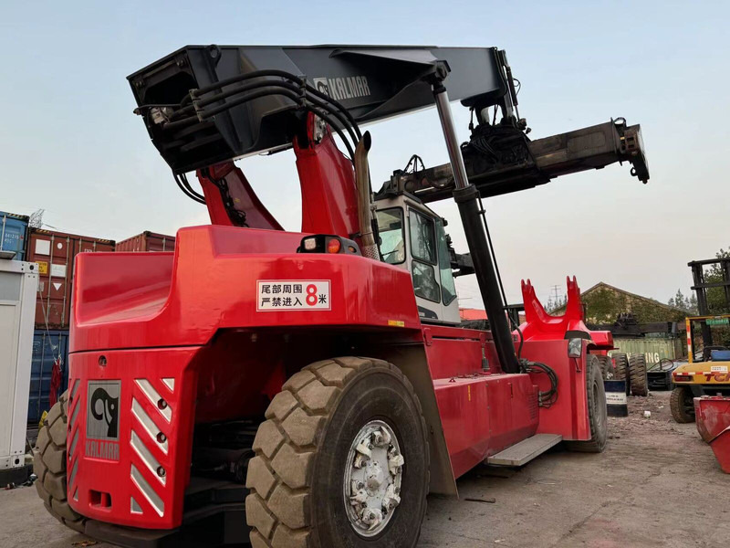 Kalmar DRU450 - Reach stacker: picture 1 Kalmar DRU450 - Reach stacker: picture 1
