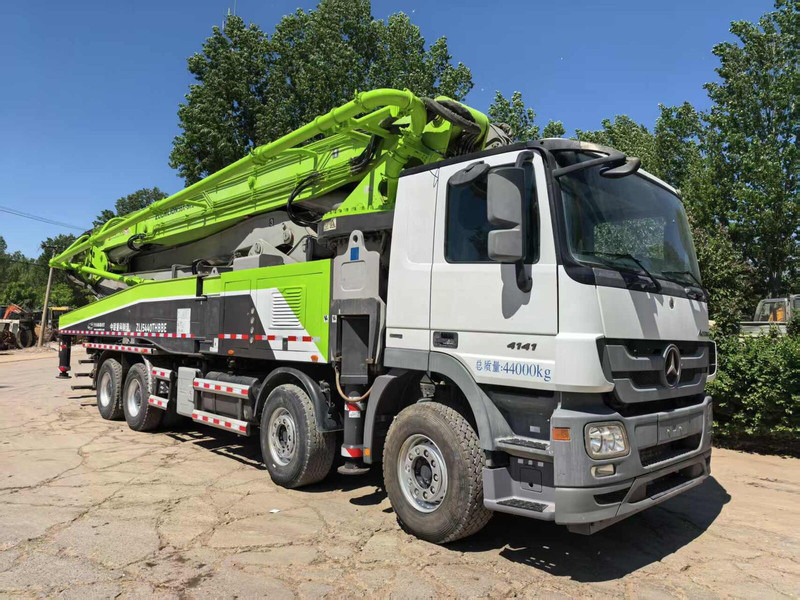 Mercedes-Benz Actros - Stationary concrete pump: picture 1 Mercedes-Benz Actros - Stationary concrete pump: picture 1
