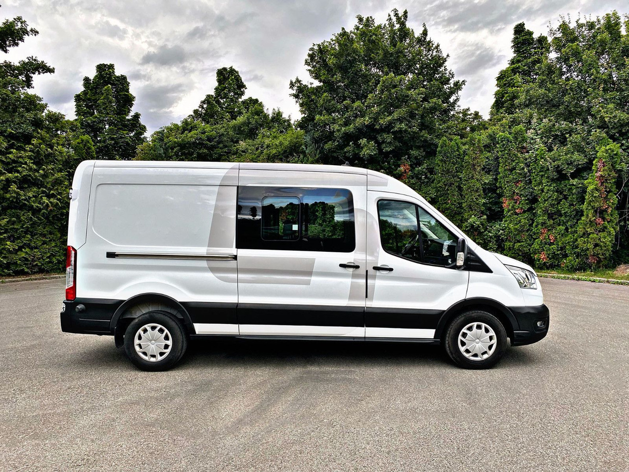Ford Transit 350 L3H2 Trend|Kamera|6Sitzer|AHK|PDC|19 - Combi van: picture 2 Ford Transit 350 L3H2 Trend|Kamera|6Sitzer|AHK|PDC|19 - Combi van: picture 2