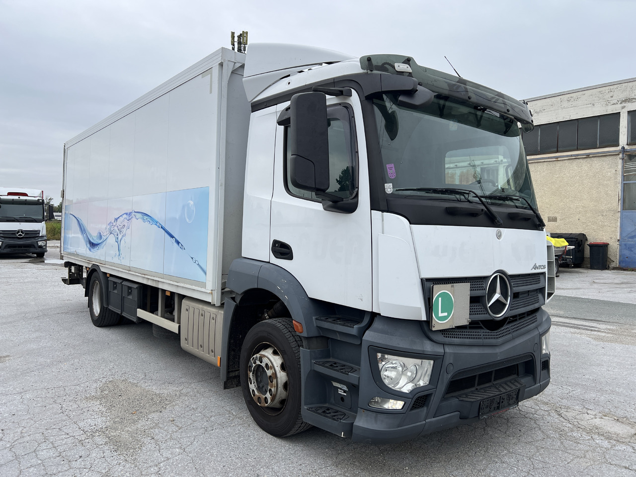 MERCEDES-BENZ ANTOS 18.30 L automatische Seitenladung | LBW | Klima | Tempomat - Beverage truck: picture 2 MERCEDES-BENZ ANTOS 18.30 L automatische Seitenladung | LBW | Klima | Tempomat - Beverage truck: picture 2