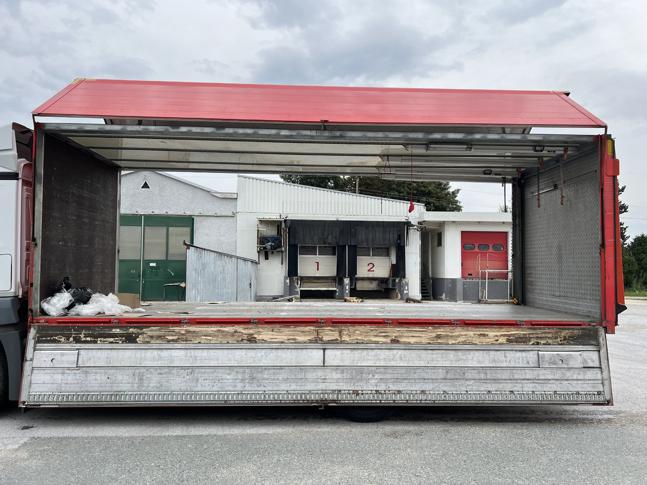 MERCEDES-BENZ ANTOS  1832 Getränkw.  LBW | Klima |  EURO 6 - Beverage truck: picture 5 MERCEDES-BENZ ANTOS  1832 Getränkw.  LBW | Klima |  EURO 6 - Beverage truck: picture 5