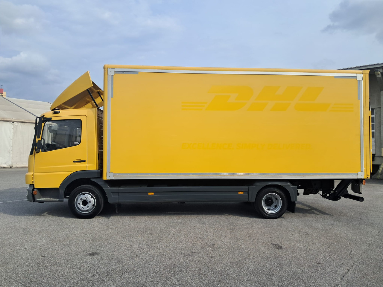 MERCEDES-BENZ ATEGO 8 16 Koffer mit LBW | Schalter | EZ 2013 - Box truck: picture 4 MERCEDES-BENZ ATEGO 8 16 Koffer mit LBW | Schalter | EZ 2013 - Box truck: picture 4