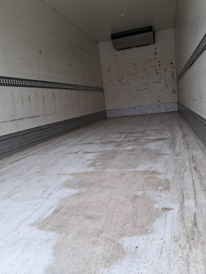 MERCEDES-BENZ Antos 1833 Kühlkoffer LBW | Standheizung | Euro 6 on lease MERCEDES-BENZ Antos 1833 Kühlkoffer LBW | Standheizung | Euro 6: picture 12