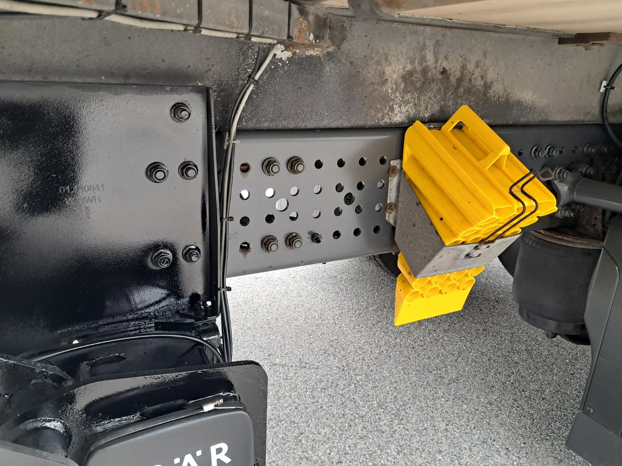 MERCEDES-BENZ Antos 1833 Kühlkoffer LBW | Standheizung | Euro 6 on lease MERCEDES-BENZ Antos 1833 Kühlkoffer LBW | Standheizung | Euro 6: picture 40